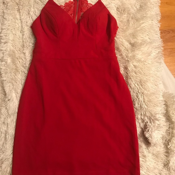 Red dress - Picture 2 of 5